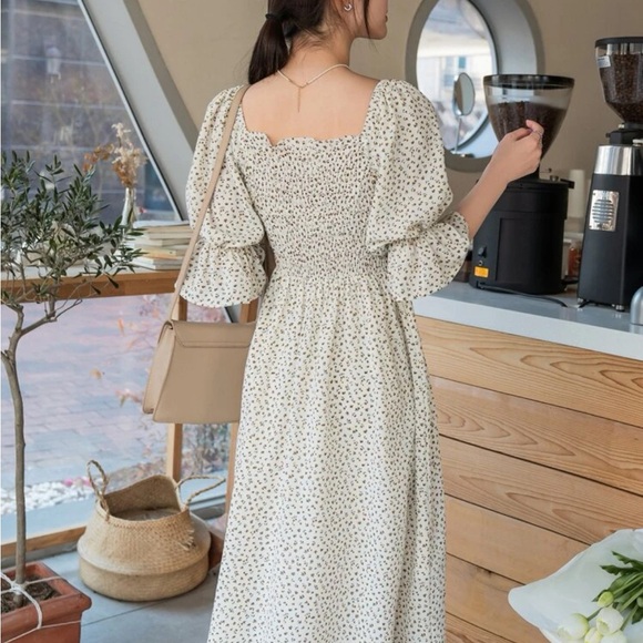 Floral Square Neck Dress🌷 - Picture 4 of 7